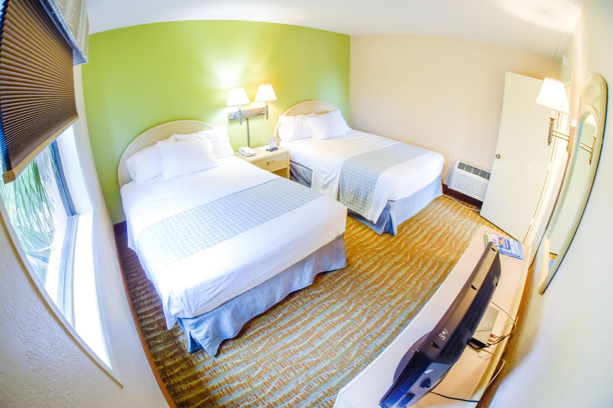 Sandcastle Oceanfront Resort At The Pavilion Миртъл Бийч Екстериор снимка